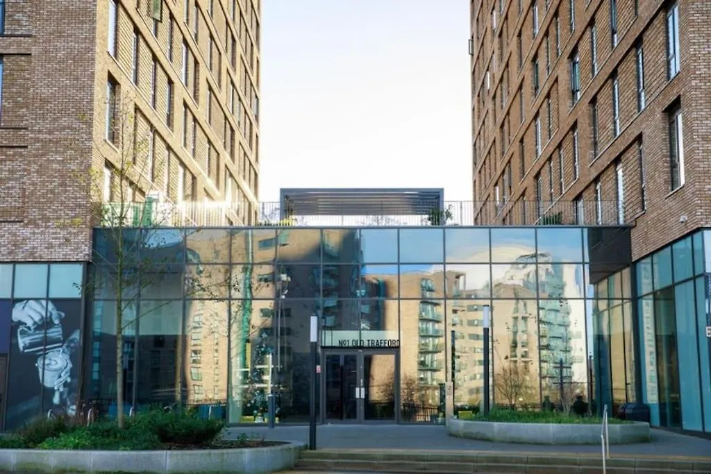 Central Manchester-1Br Apartment Free Parking-Cinema Room-1
